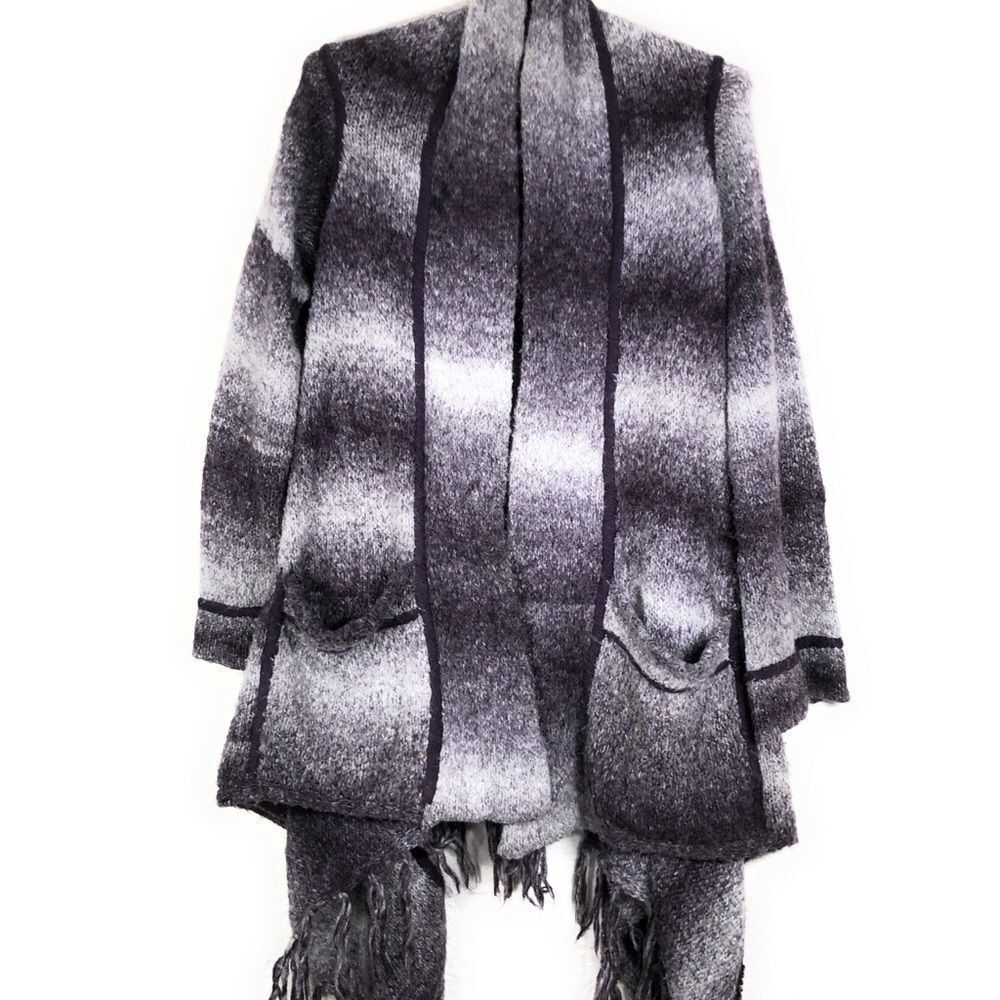 Cecice Cardigan Sweater‎
